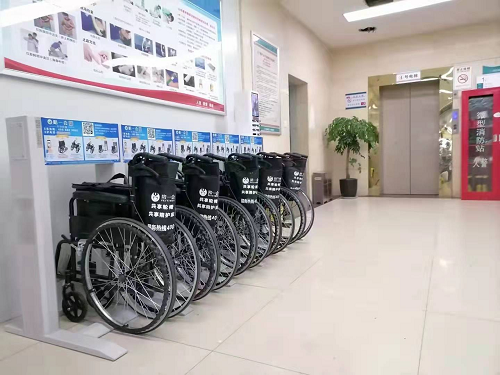 La sedia a rotelle manuale condivisa è popolare? Dove è disponibile?