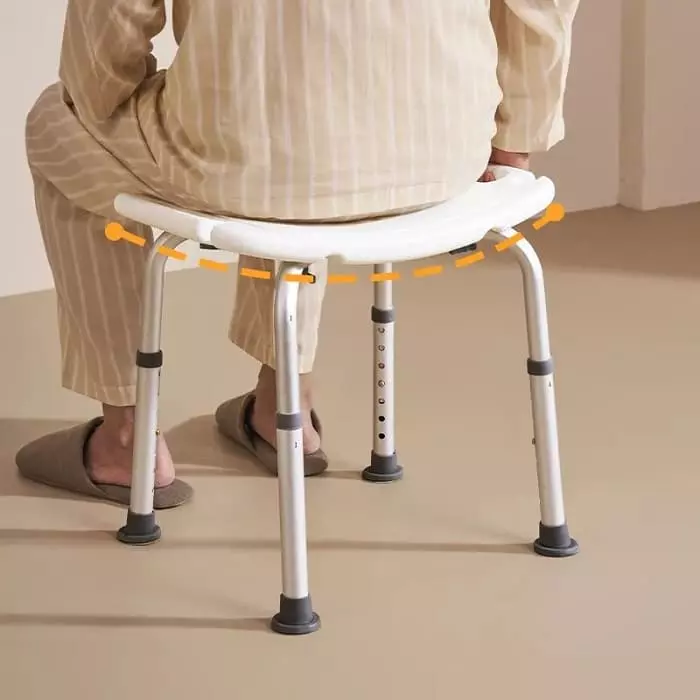 Come scegliere una panchina e le sedie per la doccia leggi questo.