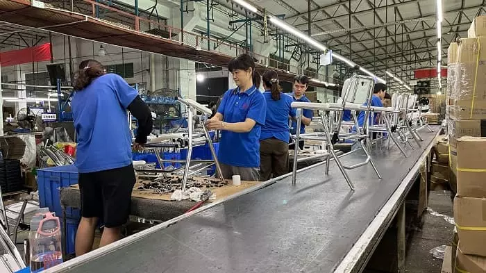 commode-chair-assembling-line